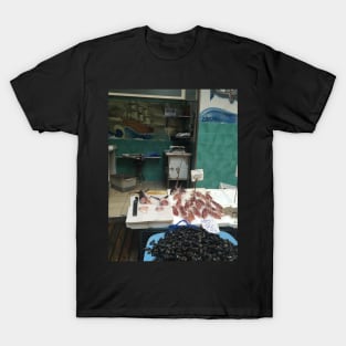 Selling Fish in Naples 2 T-Shirt